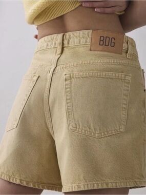 NWOT BDG Mid Rise Denim Shorts Size 27 in Tan/Yellow